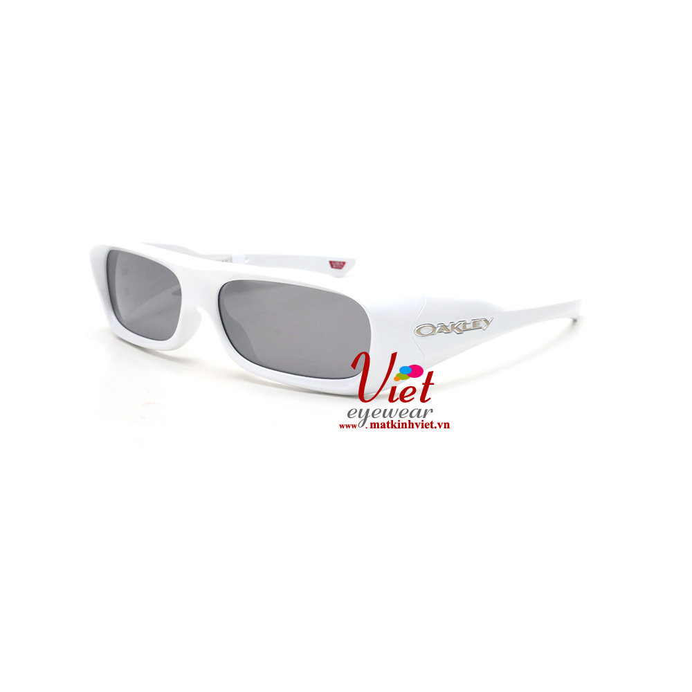 Kính mát Oakley OO9520 02